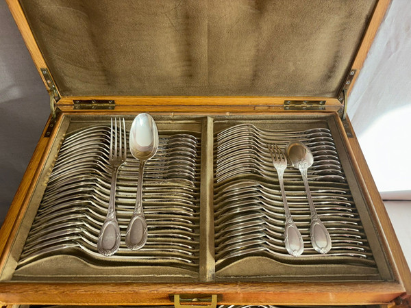 Importante Ménagère En Argent Massif 174 Pièces, style Louis XVI.