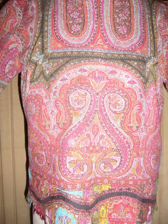 Corsage ancien taillé dans un cachemire  des Indes du XIXe siècle
