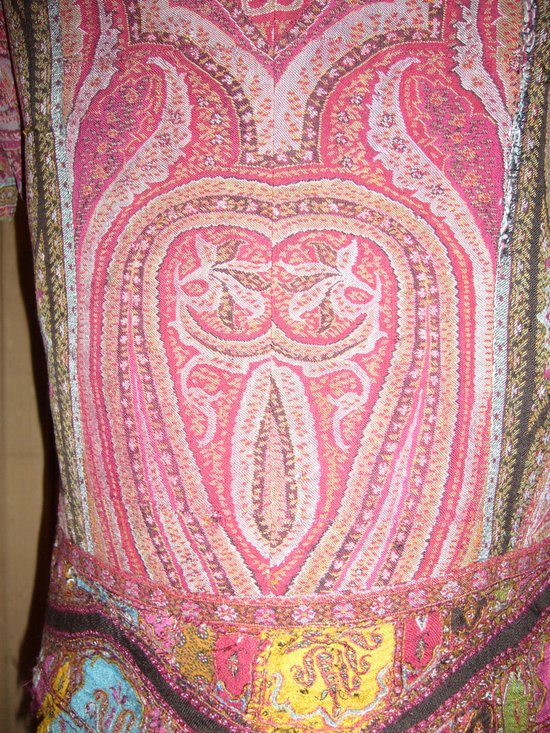 Corsage ancien taillé dans un cachemire  des Indes du XIXe siècle