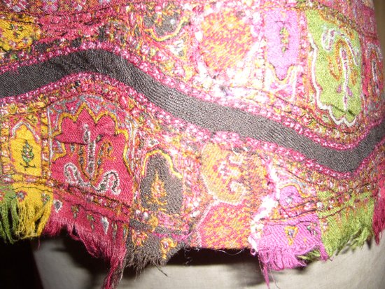 Corsage ancien taillé dans un cachemire  des Indes du XIXe siècle