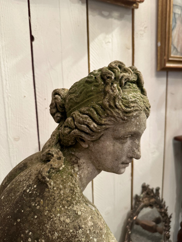 Statua in Marmo di Carrara Raffigurante Venere accovacciata, Firmata G. Rossi