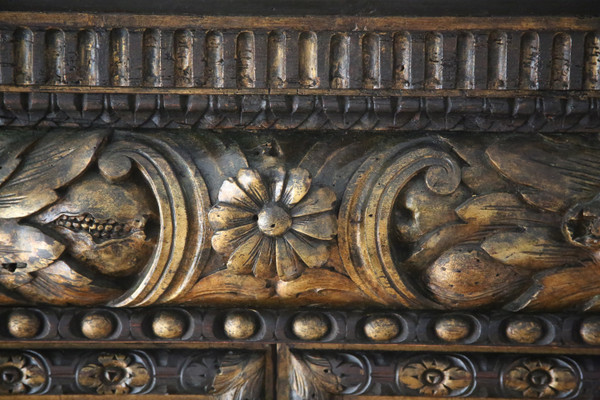 Large mesh cabinet, richly carved and gilded, baroque style, Italy 20th century