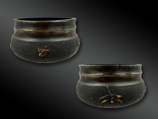 Small POOL animated with RABBIT, DRAGONFLY, BIRDS and BUTTERFLY - Japan - Edo Period (1868-1912)
