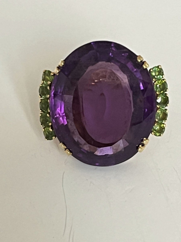 5268- Bague Cocktail Or Jaune Améthyste 35 Ct Péridots