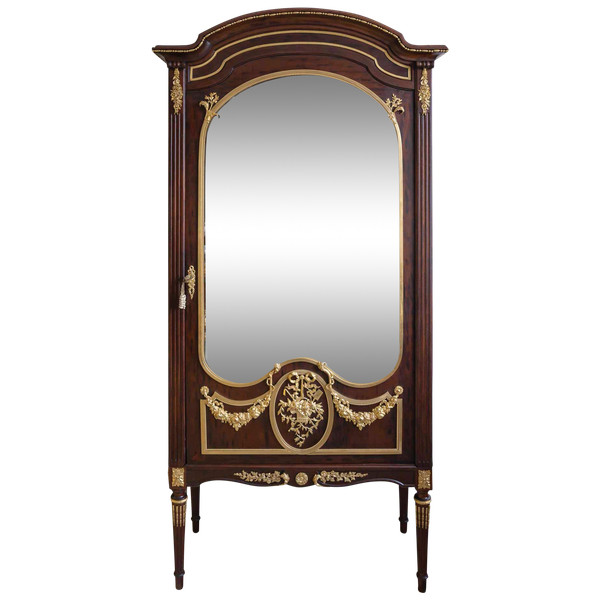 Une Vitrine En Acajou Et Bronze Doré, époque Napoleon III
