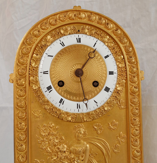 Orologio terminale in bronzo cesellato e dorato epoca Restaurazione Impero Primavera - 35,5 cm