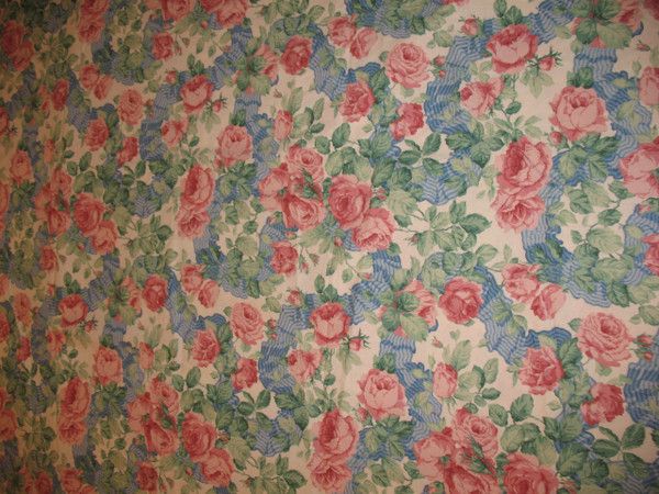 Large length of floral fabric by Arthur Sanderson "Garland of roses" long: 11 meters