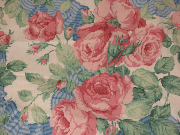 Large length of floral fabric by Arthur Sanderson "Garland of roses" long: 11 meters