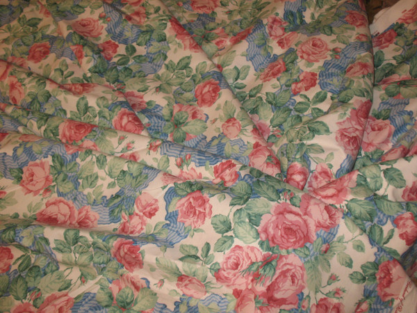 Large length of floral fabric by Arthur Sanderson "Garland of roses" long: 11 meters