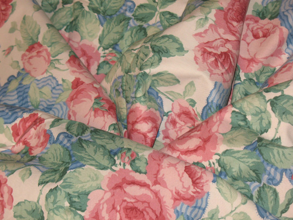 Large length of floral fabric by Arthur Sanderson "Garland of roses" long: 11 meters
