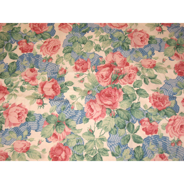 Large length of floral fabric by Arthur Sanderson "Garland of roses" long: 11 meters