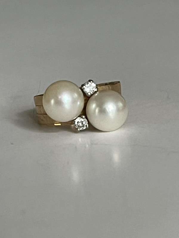 4195- Anello da dito piccolo in oro giallo con perle di diamante