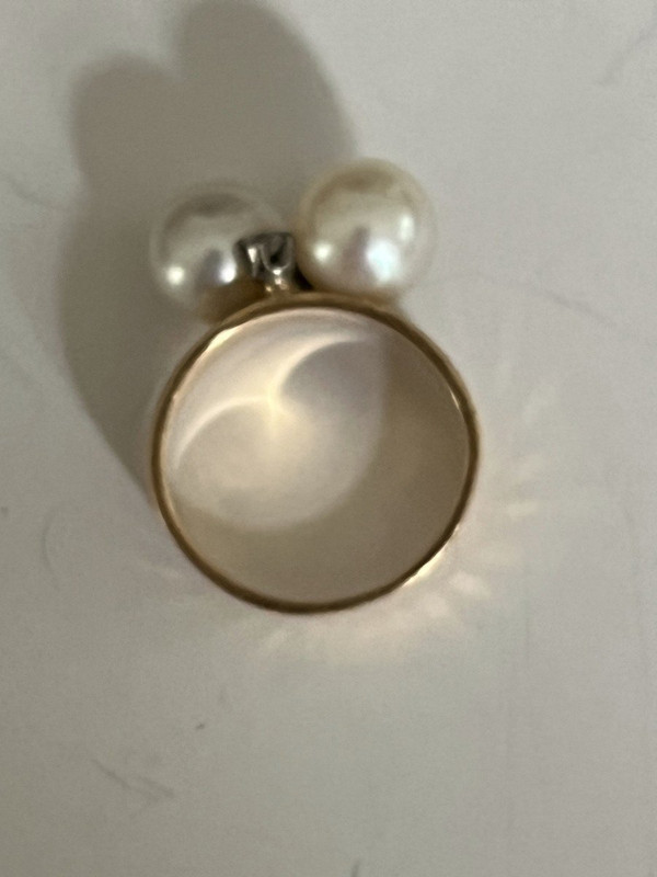 4195- Anello da dito piccolo in oro giallo con perle di diamante