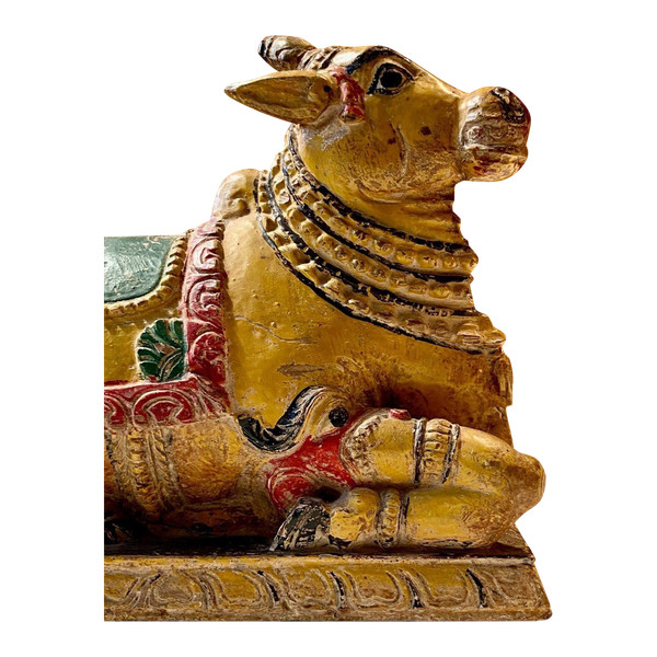 Inde, Début Du XXème Siècle, Statue En Bois Polychrome Figurant Nandi, Monture De Shiva.
