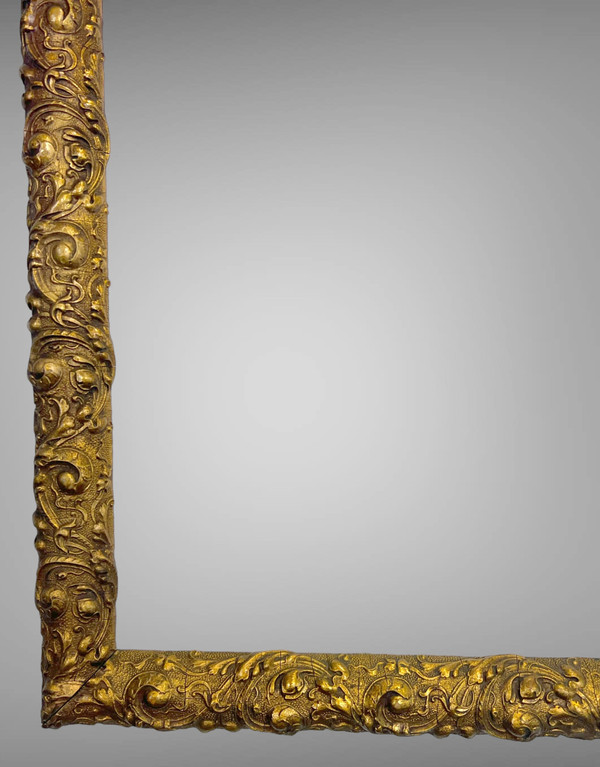 ANCIENT 19th CENTURY FRAME IN WOOD AND GILDED STUC FOR PAINTING 41.5 CM X 33 CM