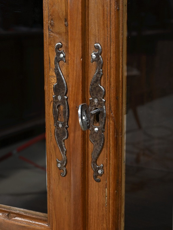 Vetrinetta in teak massiccio, India - Inizio XX secolo