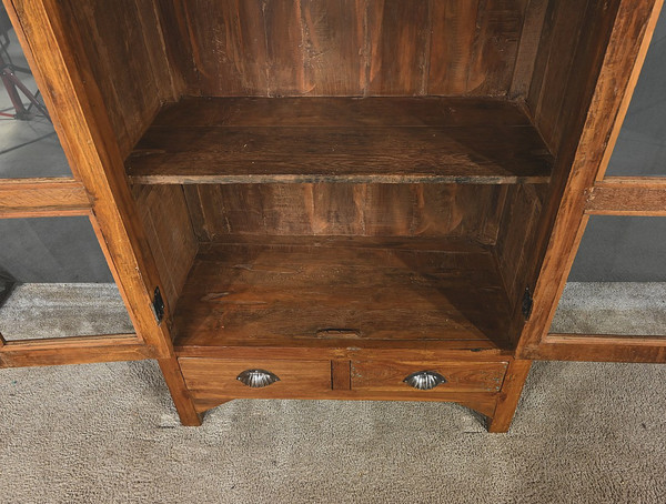 Vetrinetta in teak massiccio, India - Inizio XX secolo