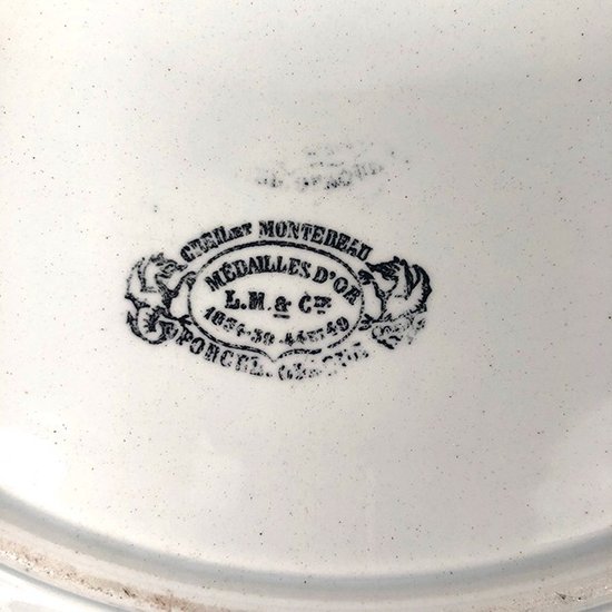 Piatto decorativo in terracotta dipinta a mano Creil & Montereau, Lebeuf Milliet 1a parte XIX secolo