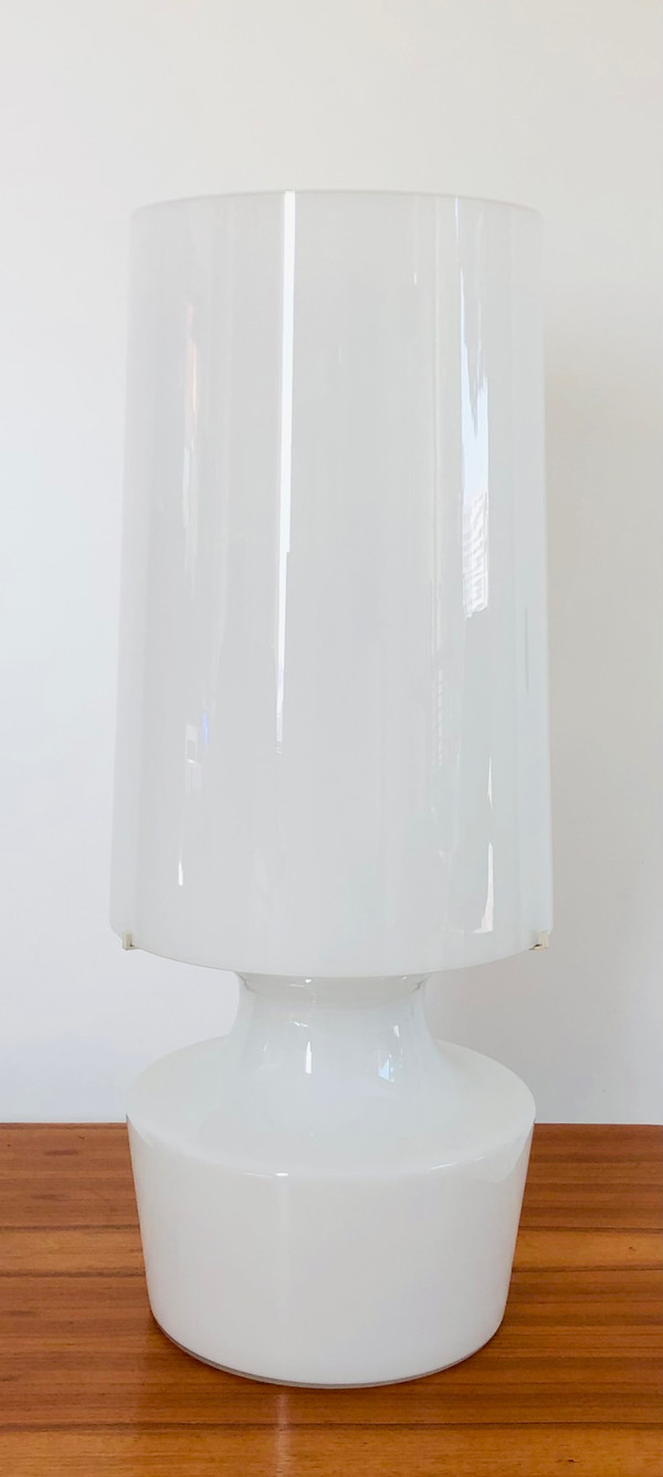 Lampada da soggiorno in vetro bianco, Italia, anni '60