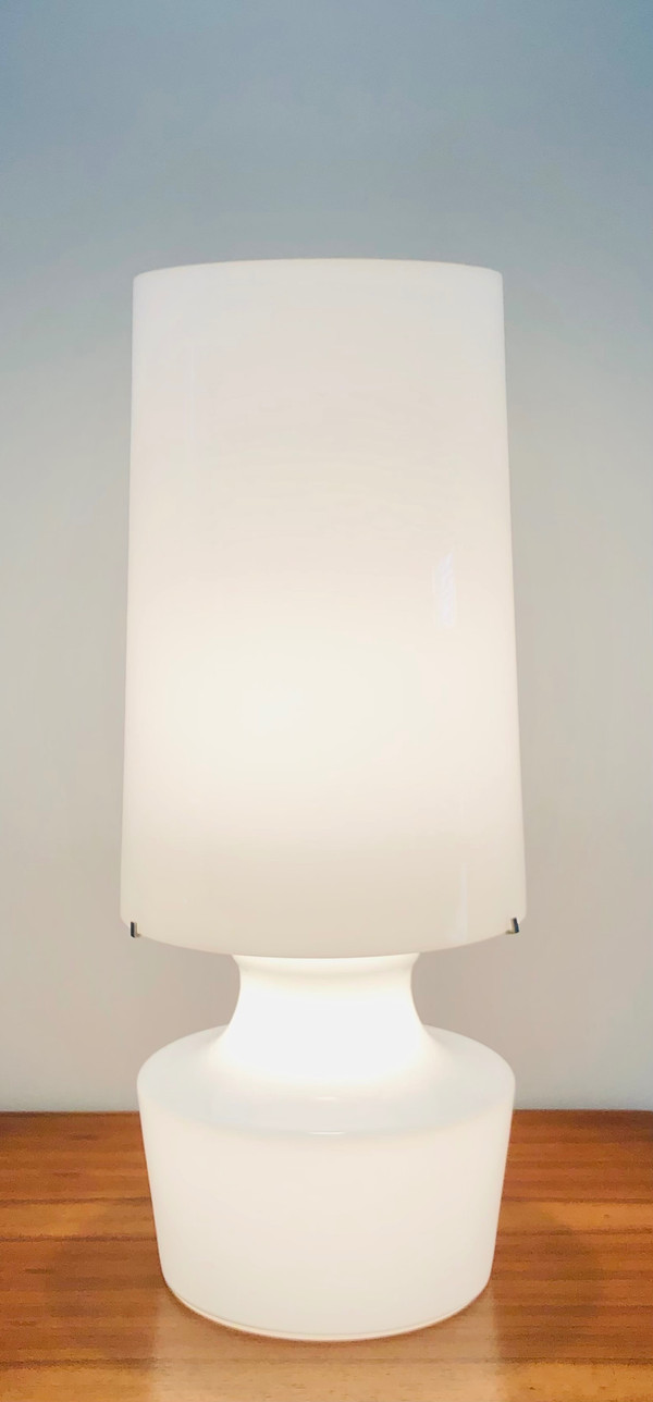 Lampada da soggiorno in vetro bianco, Italia, anni '60