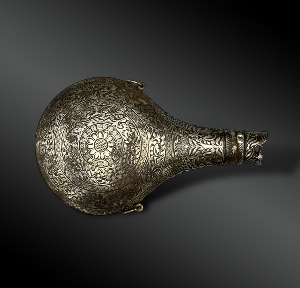 Poire à poudre à tête de tigre - Inde - Vers 1900