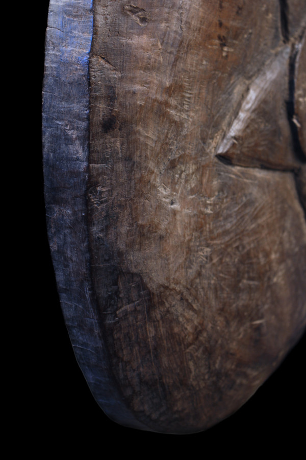 Plat en bois, Papouasie Nouvelle Guinée, art océanien, art tribal, arts premiers