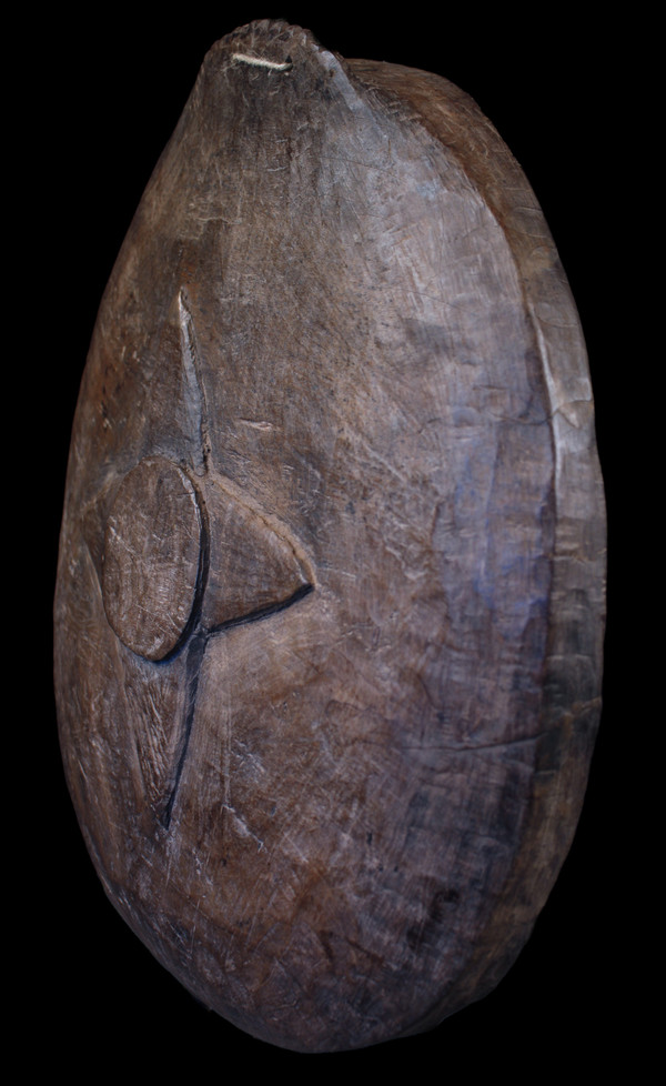 Plat en bois, Papouasie Nouvelle Guinée, art océanien, art tribal, arts premiers