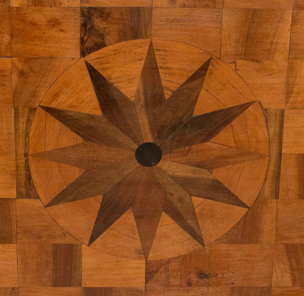 Table Basse en noyer époque Fin XIXe Siècle