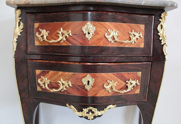 Commode époque Louis XV, estampillée ELLAUME XVIIIe