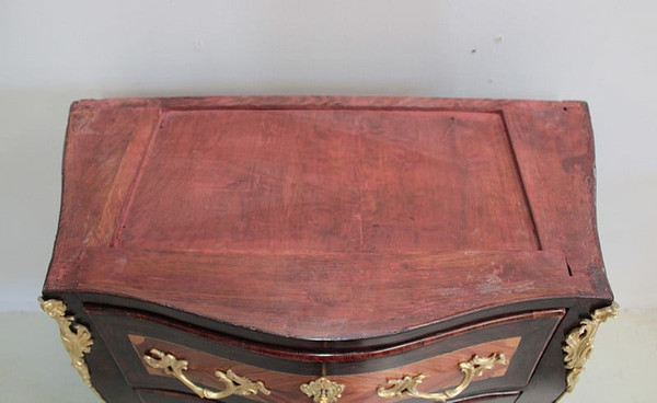 Commode époque Louis XV, estampillée ELLAUME XVIIIe
