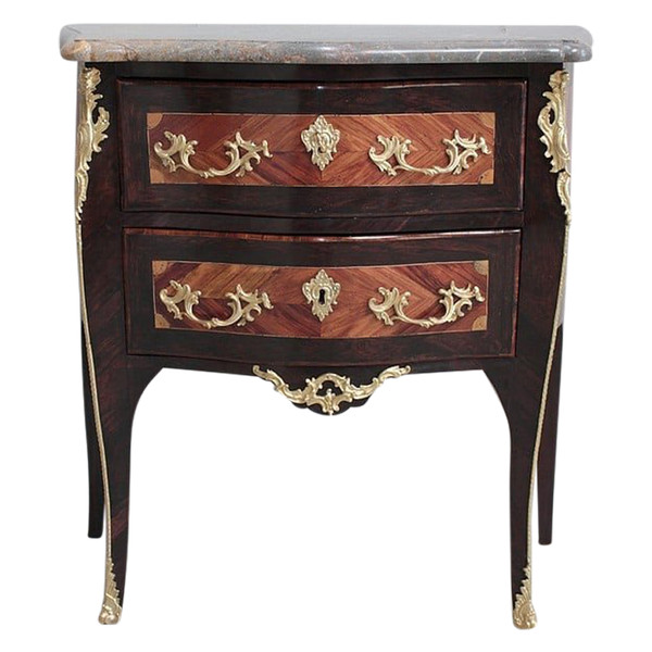 Commode époque Louis XV, estampillée ELLAUME XVIIIe