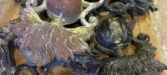 Oggetto Decorativo Stemma Stemma Cartuccia Luce XIX Secolo In Ghisa Vecchia Porta