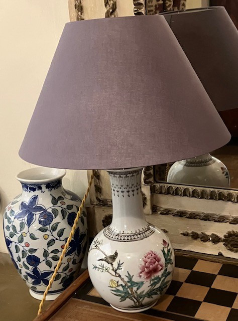 Très belle lampe ancienne en porcelaine de Chine d'époque début XXème vers 1920