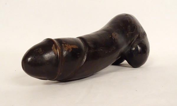 Scultura erotica con dildo in legno intagliato, fine XIX secolo