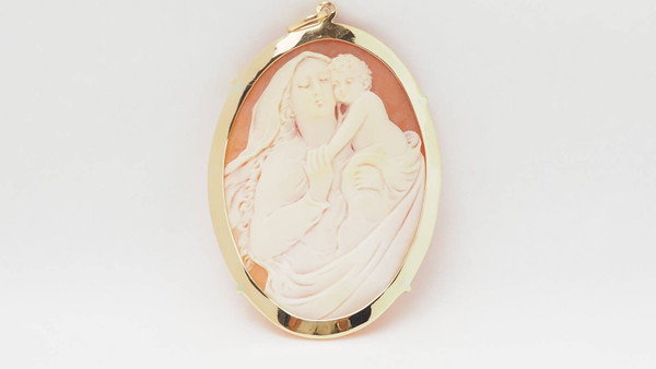 Pendente Cammeo in oro giallo