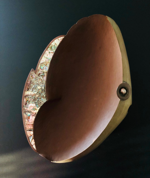 “Fish” cup in copper and mother-of-pearl by G. Espinosa, Mexico 1960s