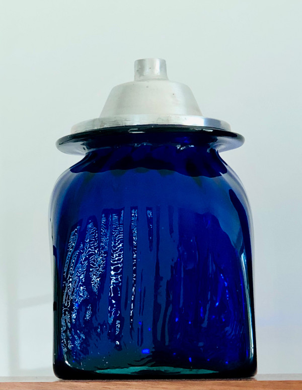 3 Apothekergläser aus kobaltblauem mundgeblasenem Glas und Aluminiumdeckeln, Italien