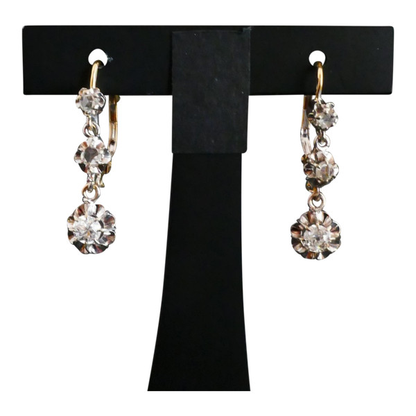 Boucles d'Oreilles Dormeuses Diamants Taille Ancienne Et Diamants Taille Rose.