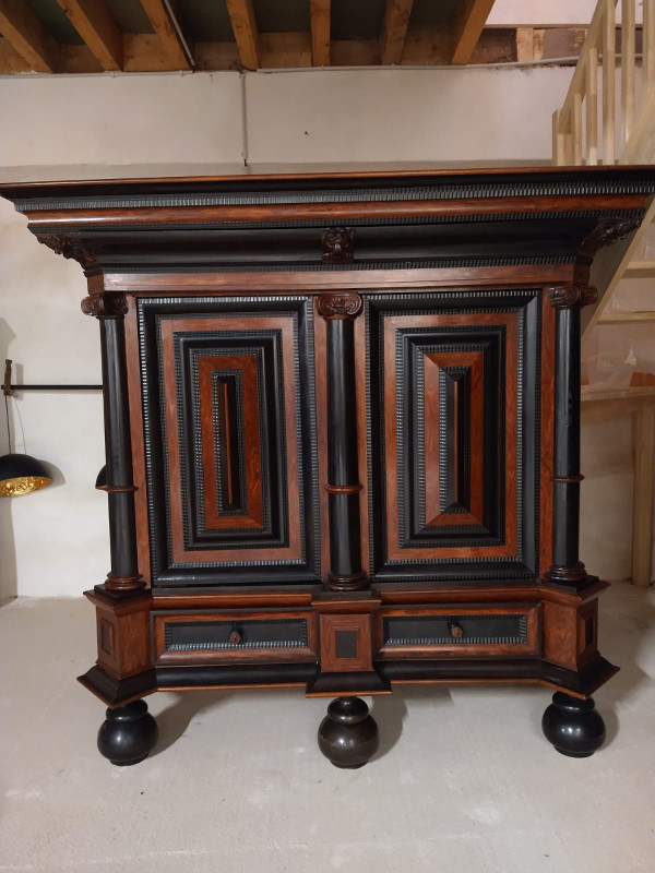 Armoire Louis XIII