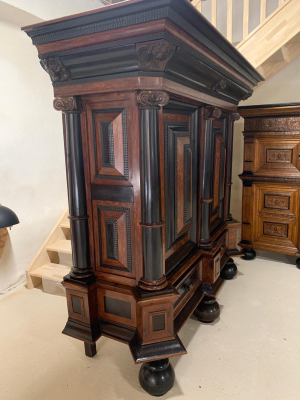 Armoire Louis XIII