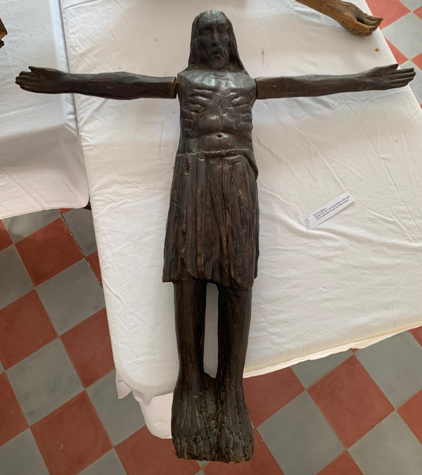 Grande Cristo romanico rustico