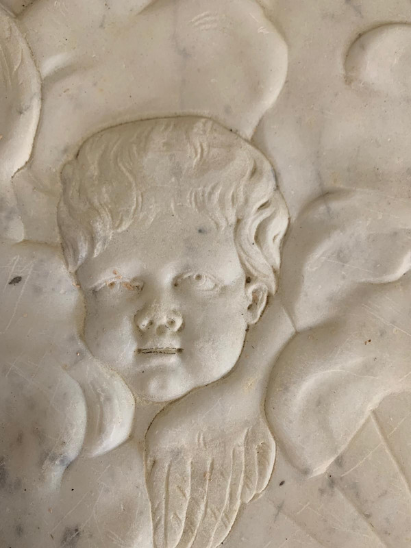 Flachrelief aus Marmor