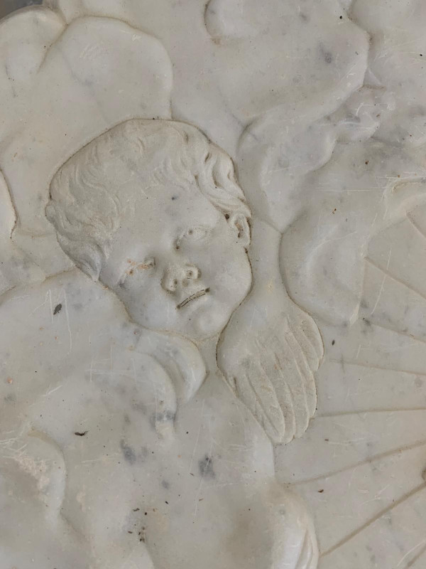 Flachrelief aus Marmor