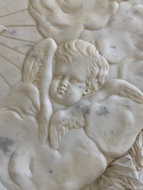 Flachrelief aus Marmor