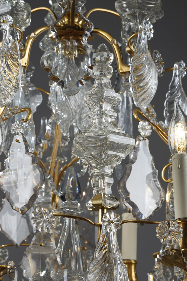 Lampadario a gabbia a sei luci, in bronzo dorato, decorato con nappe e pugnali in cristallo molato