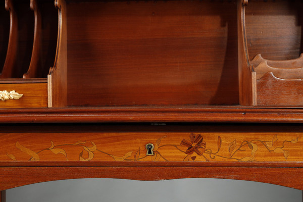 ART NOUVEAU MAHOGANY AND MAHOGANY VENEER STEPPED DESK