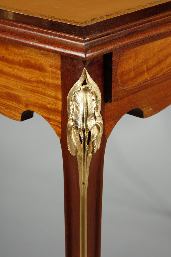ART NOUVEAU MAHOGANY AND MAHOGANY VENEER STEPPED DESK
