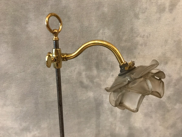 Height-adjustable 19th century iron and brass lamp