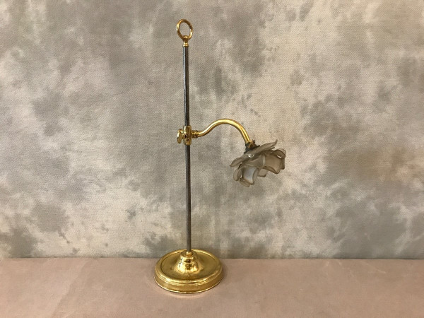 Height-adjustable 19th century iron and brass lamp