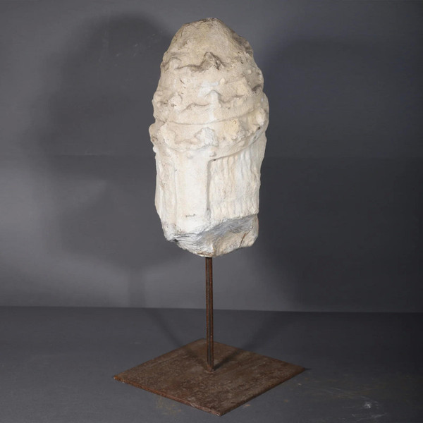 Figura di papa in pietra scolpita - Europa